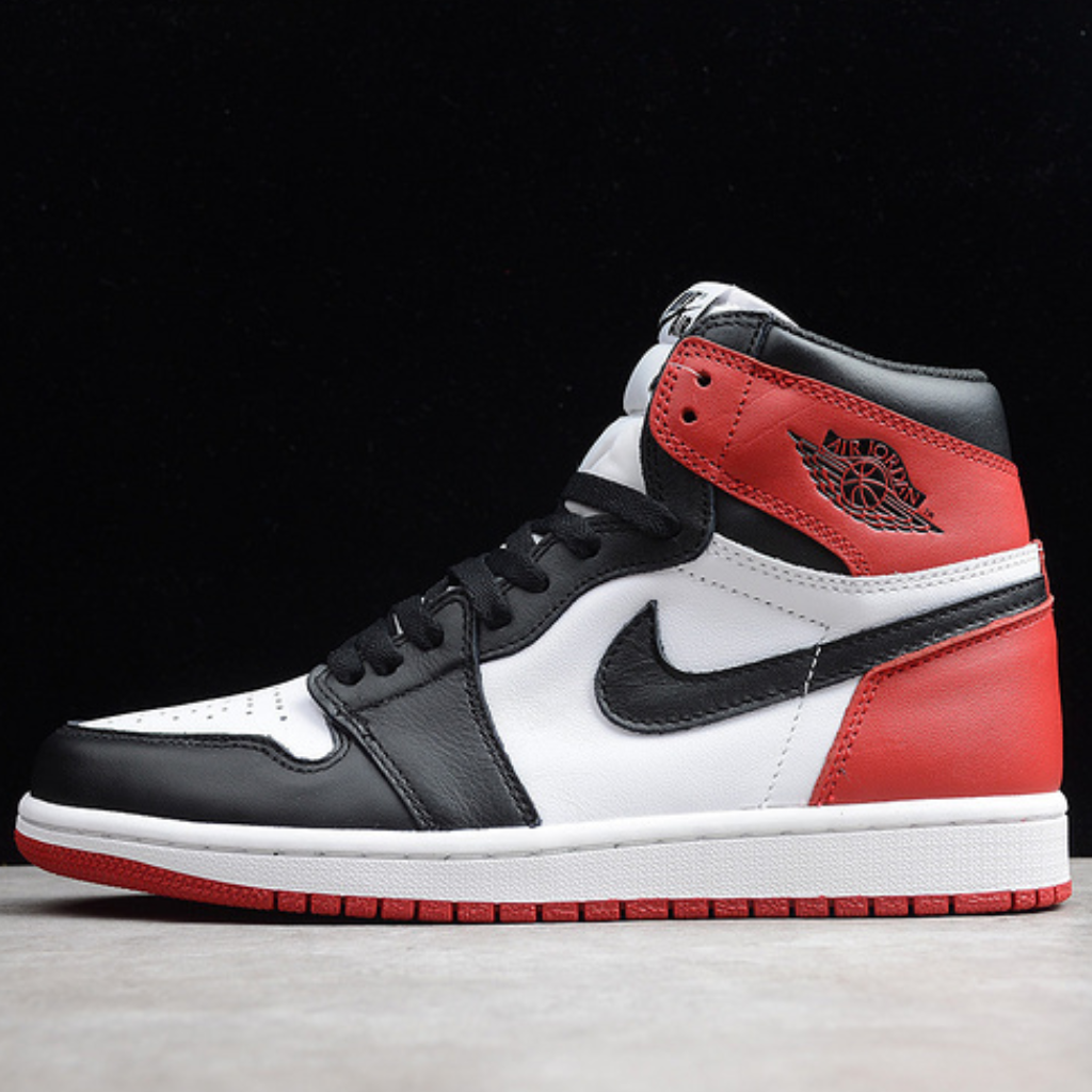 Jordan 1 Retro Black Toe (2016) 555088-125