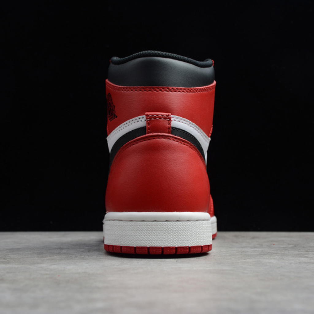 Jordan 1 Retro Chicago (2015) 555088-101