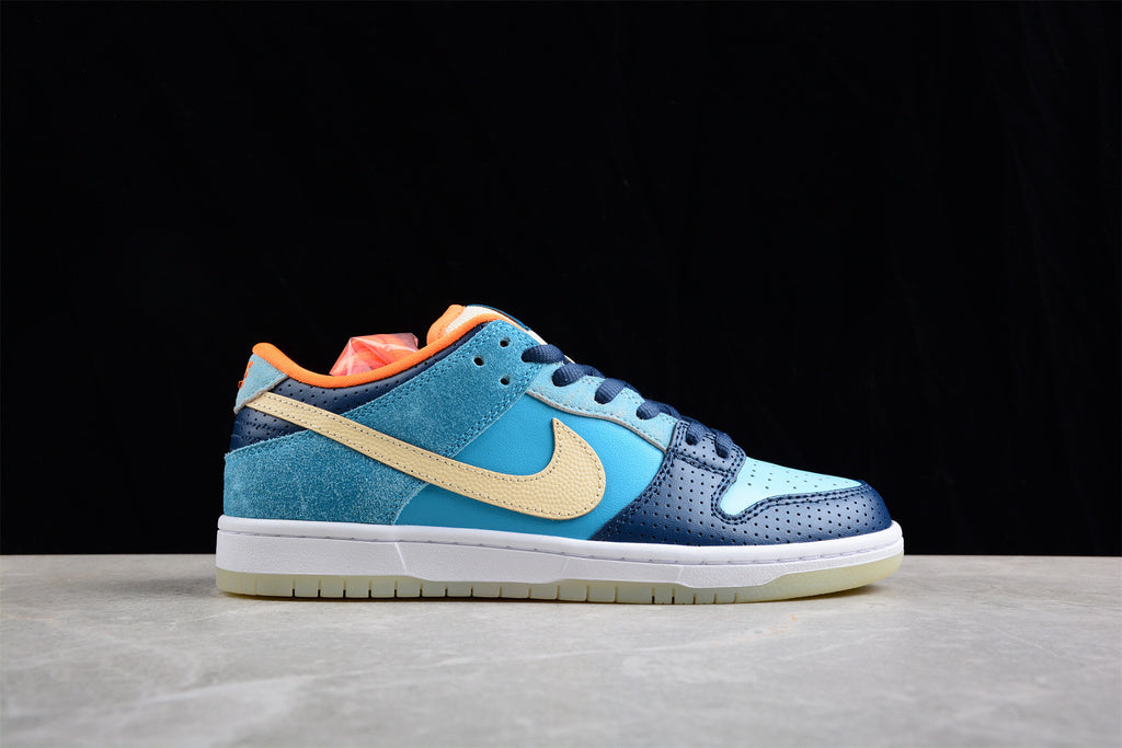 Nike SB Dunk Low MIA Skate Shop 504750 474