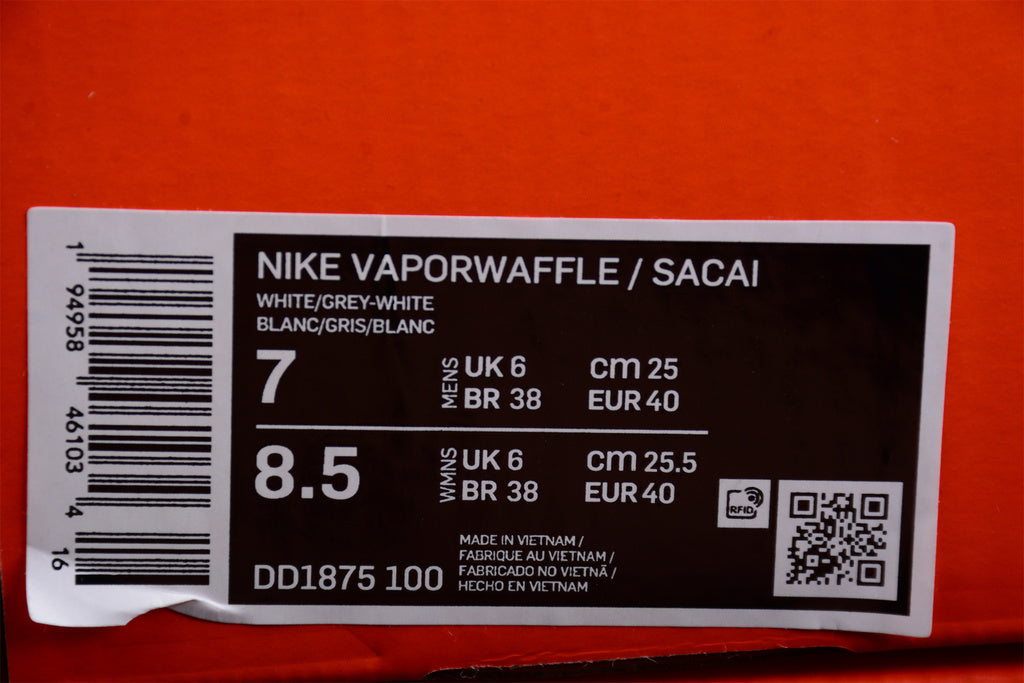 Nike Vaporwaffle sacai Sail Gum DD1875-100