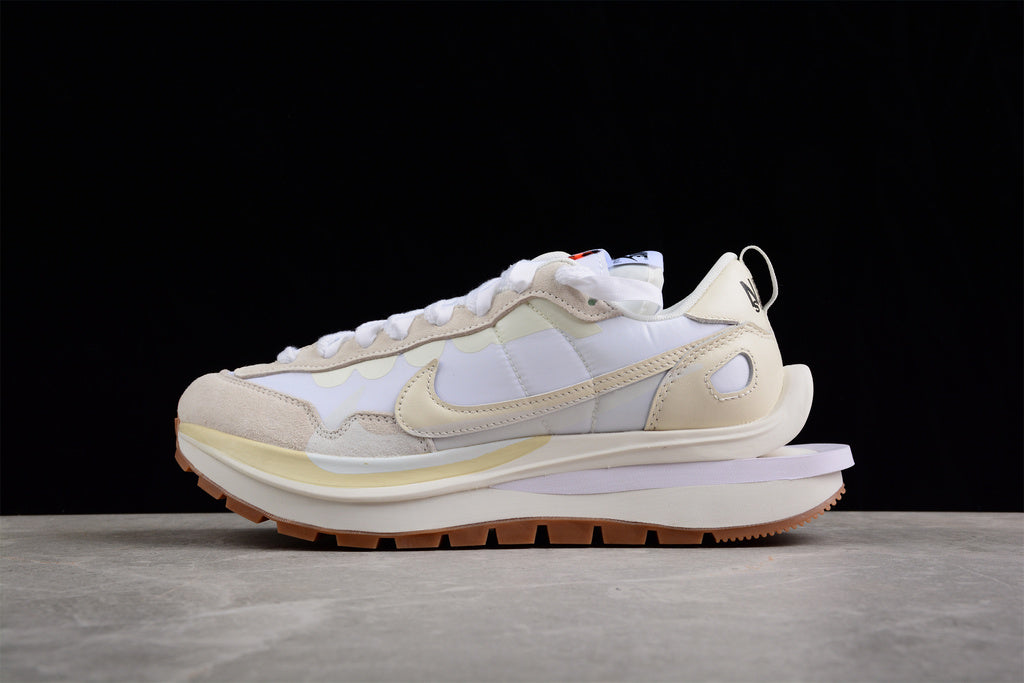 Nike Vaporwaffle sacai Sail Gum DD1875-100